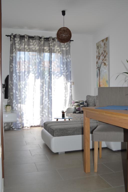 Apartment Bozac ロヴィニ エクステリア 写真