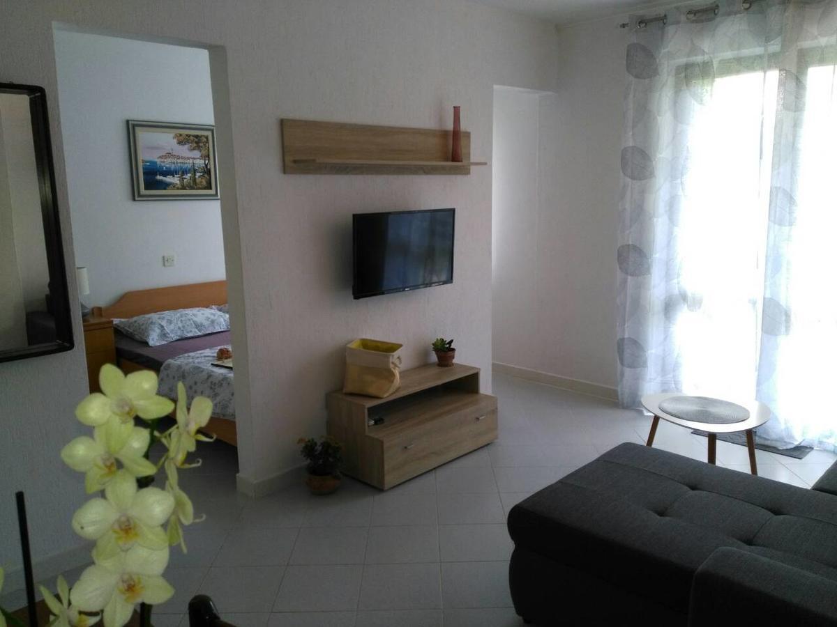 Apartment Bozac ロヴィニ エクステリア 写真